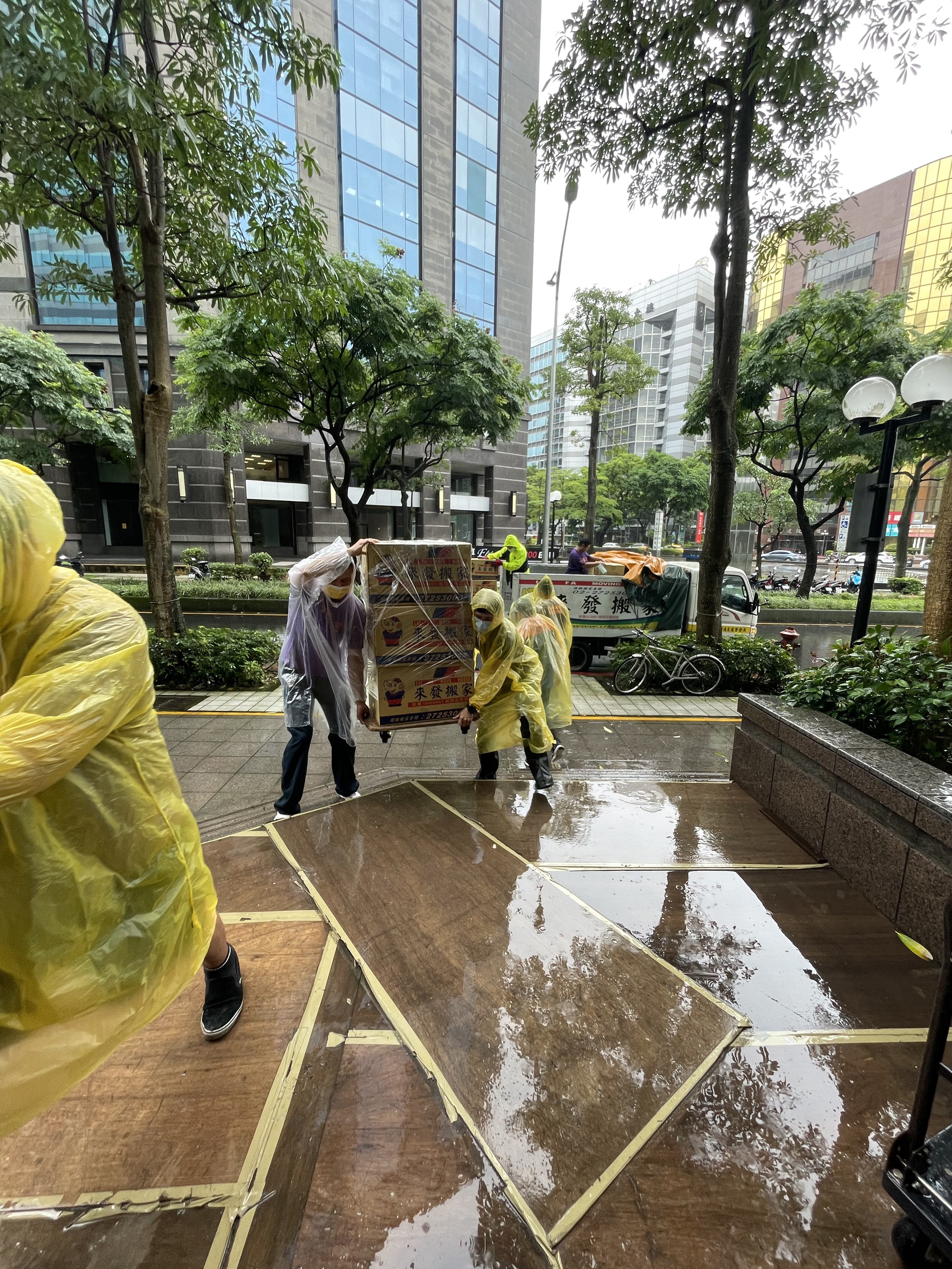 知名科技公司搬遷